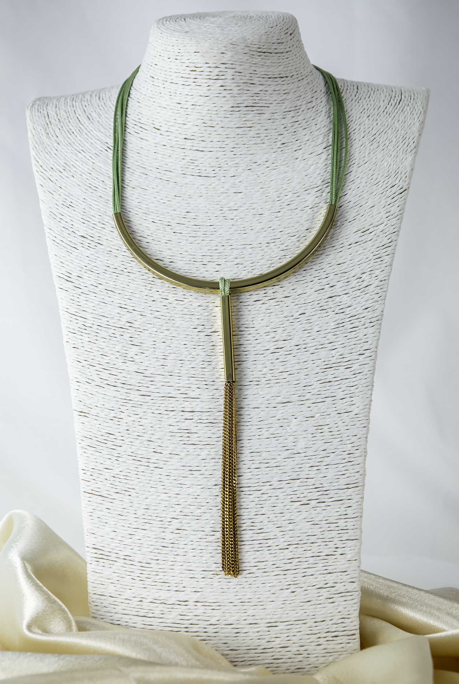 Thin Rope/Gold necklace w tassel