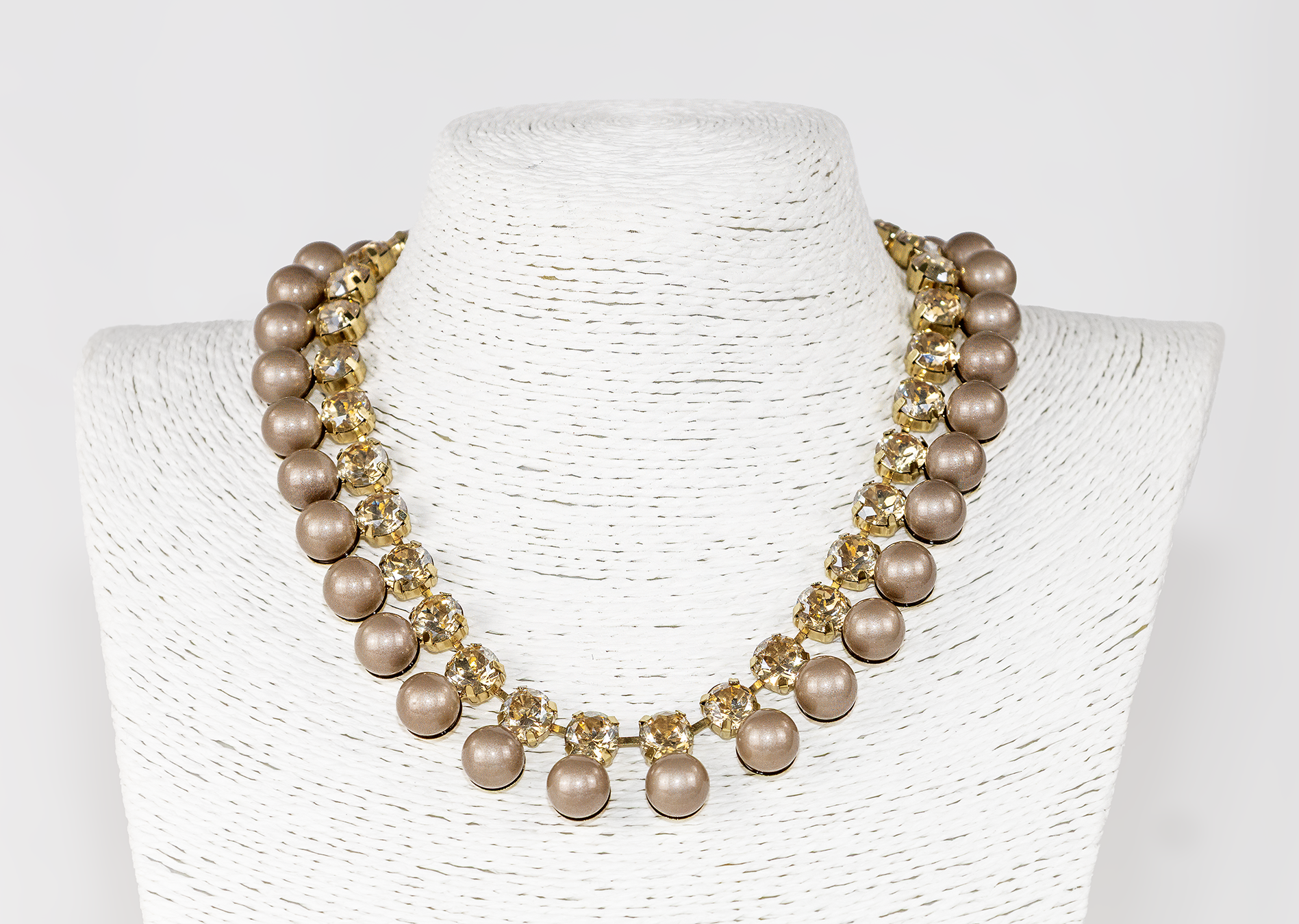 Pearl/rhinestone necklace